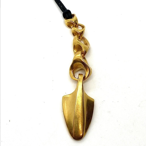 Robert Lee Morris Museum & Gallery of Collectables Graduated Alpha Chain Pendant - Picture 1 of 4